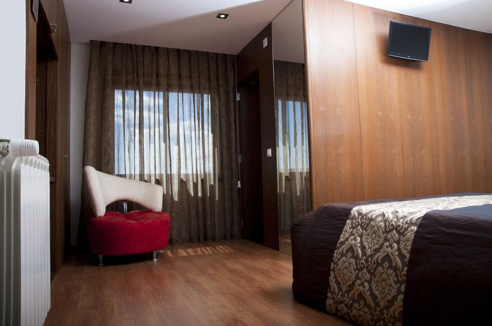 Hotel Alendouro Macedo de Cavaleiros Dış mekan fotoğraf